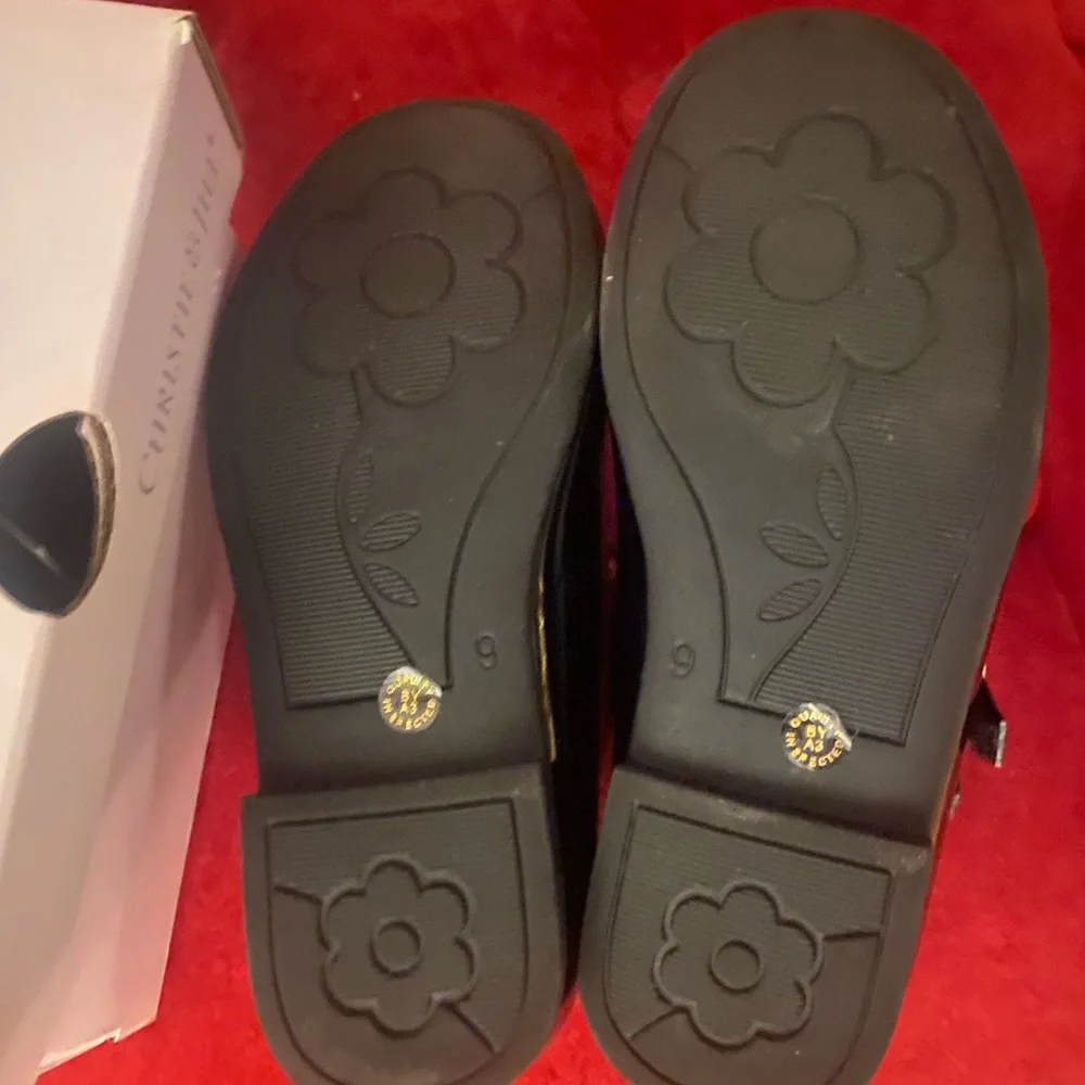 Christie & Jill Girls Black patent leather dress shoes. Like New - Picture 8 of 10